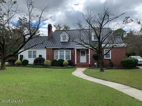 110 E Bell Street Tabor City NC 28463