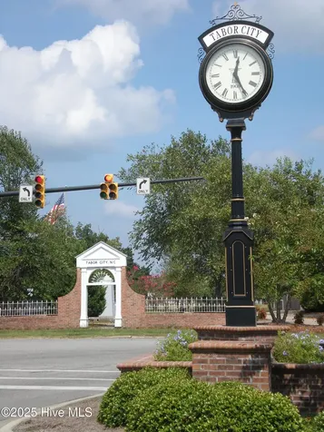 110 E Bell Street Tabor City NC 28463
