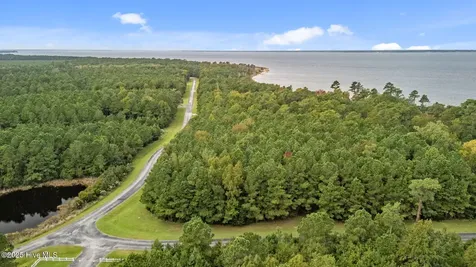 317 Garbacon Drive Beaufort NC 28516