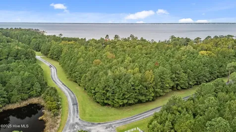 317 Garbacon Drive Beaufort NC 28516