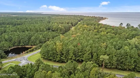 317 Garbacon Drive Beaufort NC 28516
