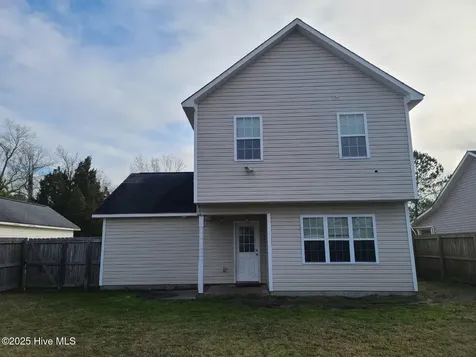 310 Mattocks Avenue Maysville NC 28555