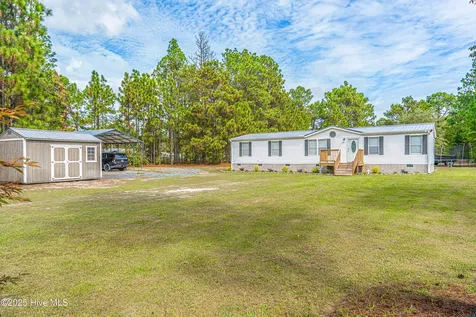 151 Allen Lane Aberdeen NC 28315