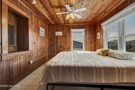 1008 Ocean Boulevard Topsail Beach NC 28445