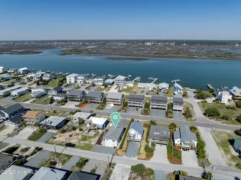 1008 Ocean Boulevard Topsail Beach NC 28445