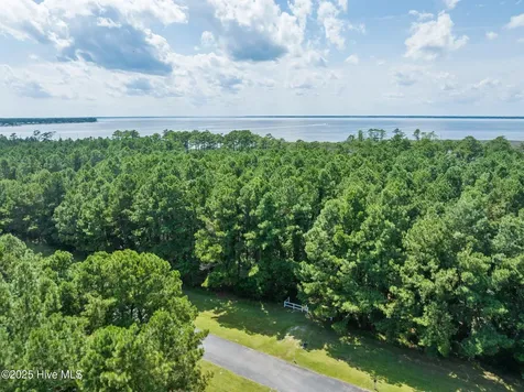 127 Garbacon Drive Beaufort NC 28516