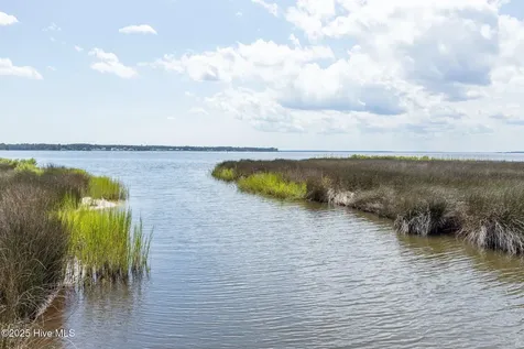 127 Garbacon Drive Beaufort NC 28516