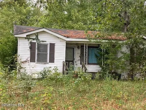 1433 Bell Town Road Williamston NC 27892