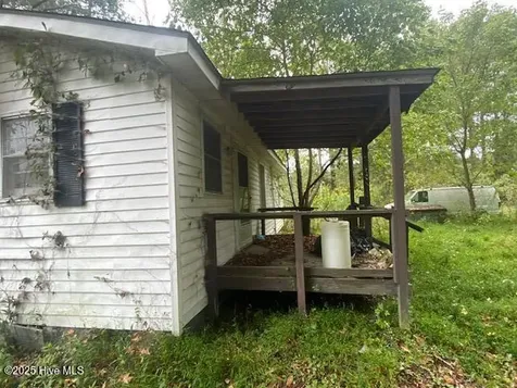 1433 Bell Town Road Williamston NC 27892