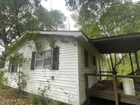 1433 Bell Town Road Williamston NC 27892