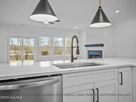 287 E Ivybridge Drive Hubert NC 28539