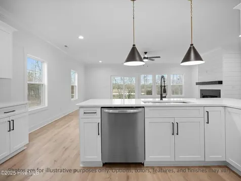 287 E Ivybridge Drive Hubert NC 28539