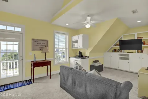 4 Sailview Drive North Topsail Beach NC 28460