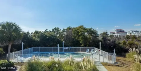 4 Sailview Drive North Topsail Beach NC 28460