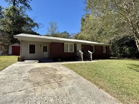 403 Henderson Street Williamston NC 27892
