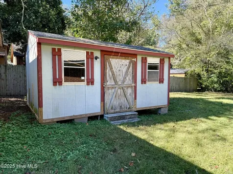403 Henderson Street Williamston NC 27892