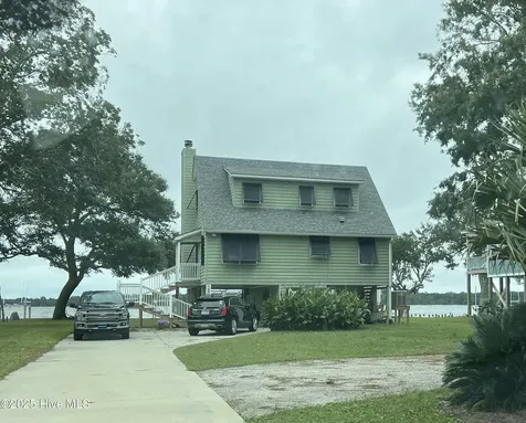 157 S River Drive Beaufort NC 28516