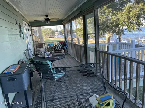 157 S River Drive Beaufort NC 28516