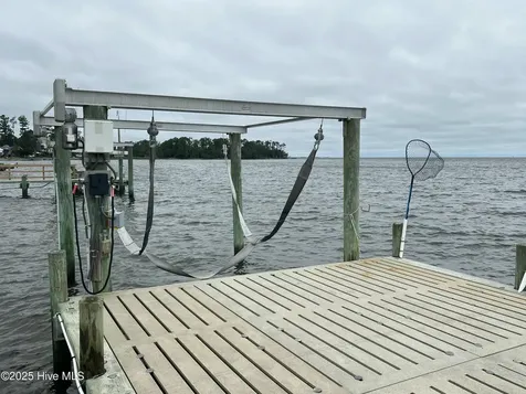 157 S River Drive Beaufort NC 28516