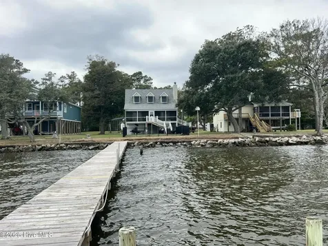 157 S River Drive Beaufort NC 28516