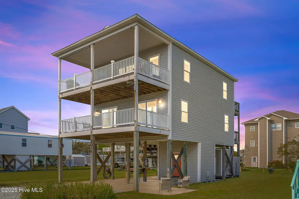 8014 8th Street Surf City NC 28445