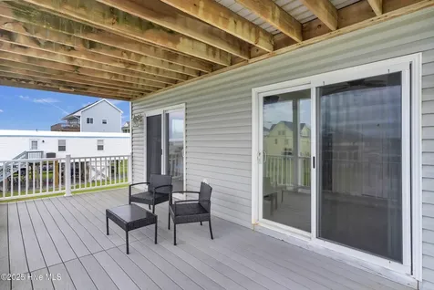 8014 8th Street Surf City NC 28445
