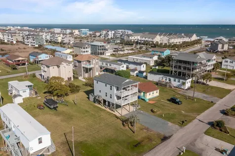 8014 8th Street Surf City NC 28445