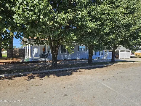 502 Raleigh Road Clinton NC 28328