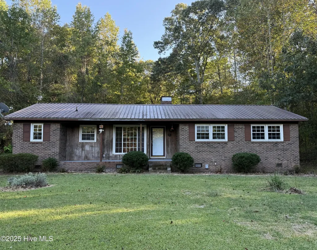 600 Mallard Drive Roper NC 27970