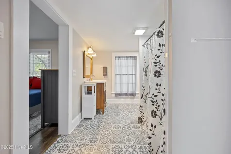 207 S Oakum Street Edenton NC 27932