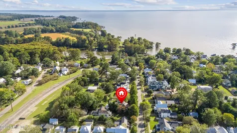 207 S Oakum Street Edenton NC 27932