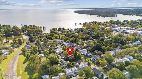 207 S Oakum Street Edenton NC 27932