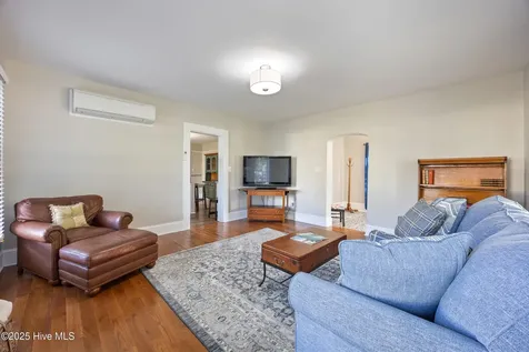 207 S Oakum Street Edenton NC 27932