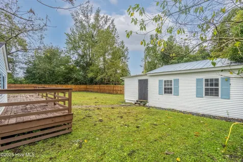 149 Huffmantown Road Richlands NC 28574