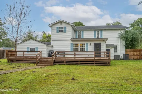 149 Huffmantown Road Richlands NC 28574