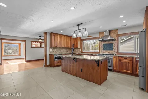 165 Gooseneck Road W Rocky Point NC 28457