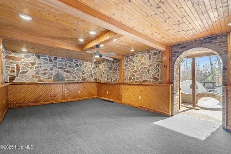 165 Gooseneck Road W Rocky Point NC 28457