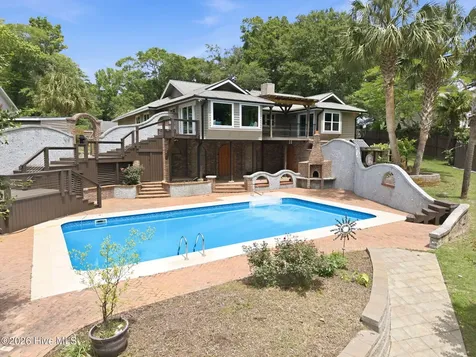 165 Gooseneck Road W Rocky Point NC 28457