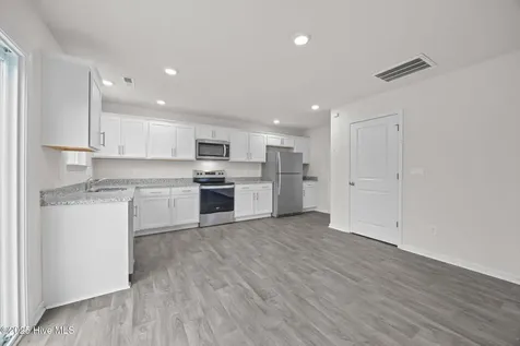 1324 S Wilshire Court Kinston NC 28504