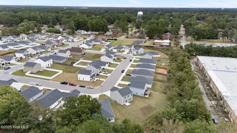 1324 S Wilshire Court Kinston NC 28504