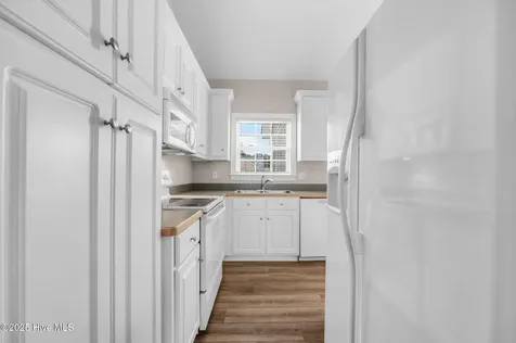 263 Laurie Ellis Road Winterville NC 28590