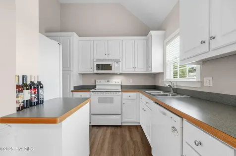263 Laurie Ellis Road Winterville NC 28590