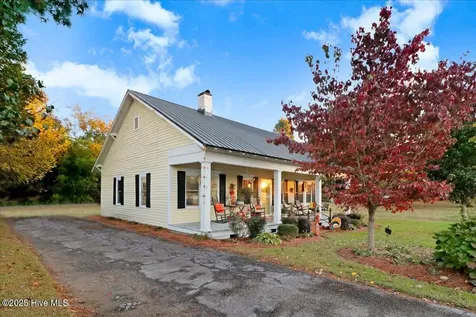 302 N Sycamore Street Fremont NC 27830