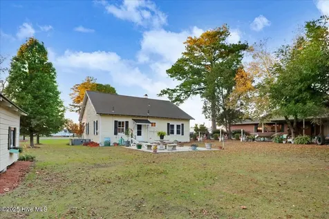 302 N Sycamore Street Fremont NC 27830