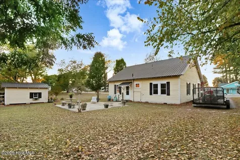 302 N Sycamore Street Fremont NC 27830