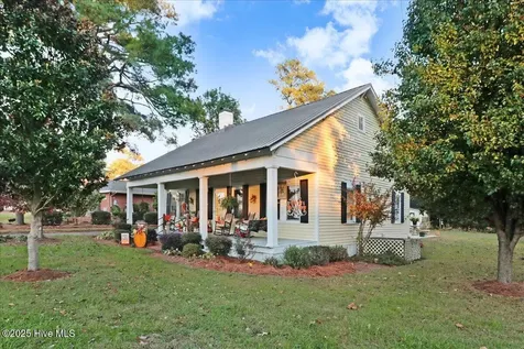 302 N Sycamore Street Fremont NC 27830