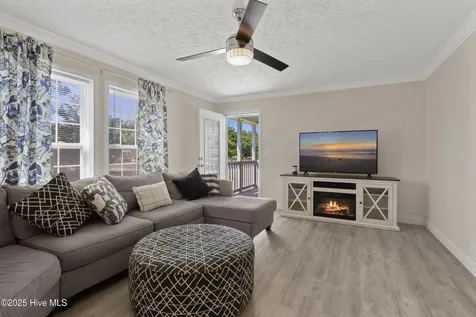 982 Charlotte Avenue Calabash NC 28467