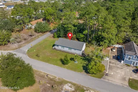 982 Charlotte Avenue Calabash NC 28467