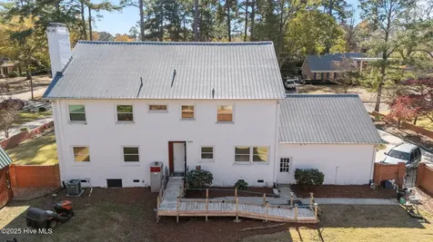 1907 Essex Street Kinston NC 28504