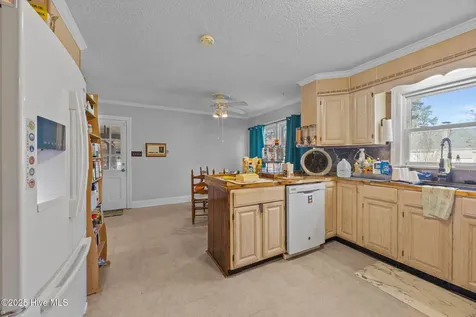 1907 Essex Street Kinston NC 28504